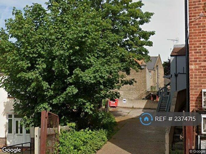 Studio To Rent In Charlton, Charlton, SE7