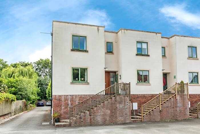 3 Bedroom End Of Terrace House For Sale In Cottonwick Close, Shirehampton, Bristol, BS11