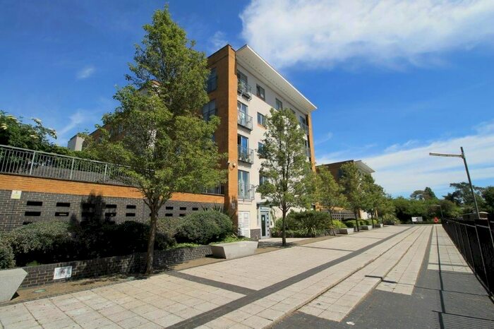 2 Bedroom Flat To Rent In Wey House, Northolt, UB5