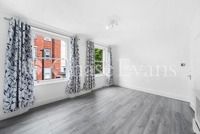 2 Bedroom Apartment To Rent In Larcom Street, Elephant & Castle, SE17