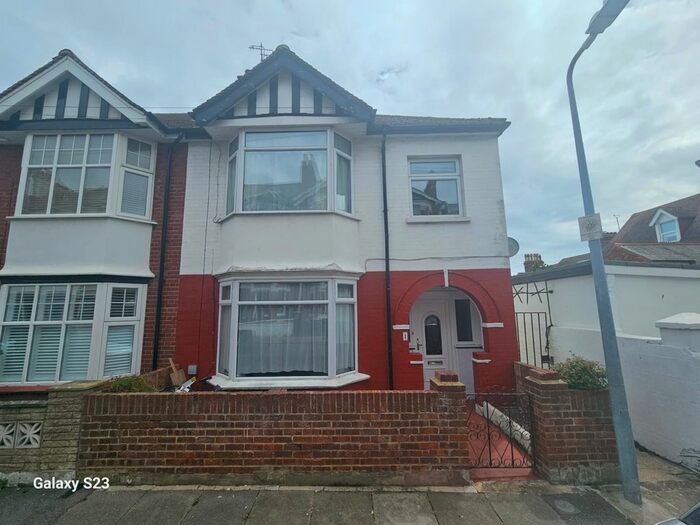 4 Bedroom Semi-Detached House To Rent In Queens Road, Ramsgate, CT11