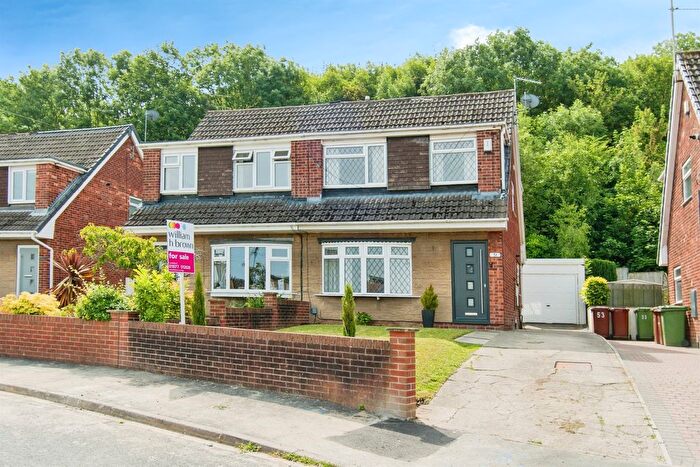 3 Bedroom Semi-Detached House For Sale In Eastdown, Castleford, WF10