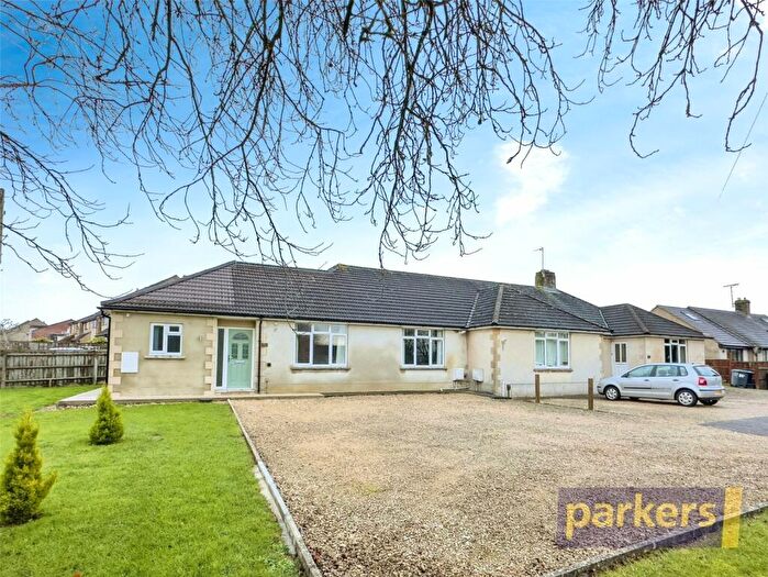 2 Bedroom Bungalow To Rent In Corbett Road, Carterton, Oxfordshire, OX18