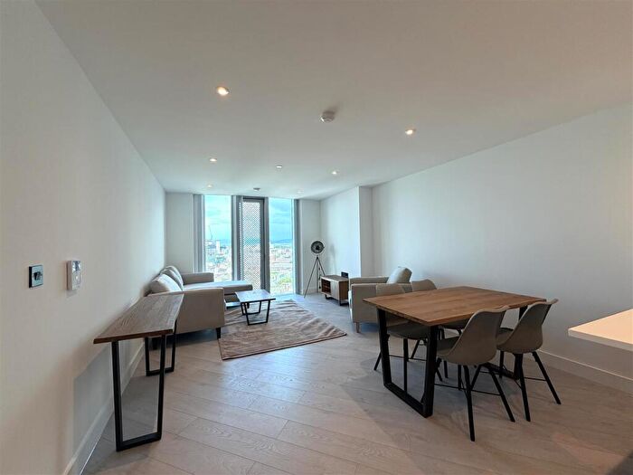 2 Bedroom Apartment To Rent In Trinity Way, Manchester, M3