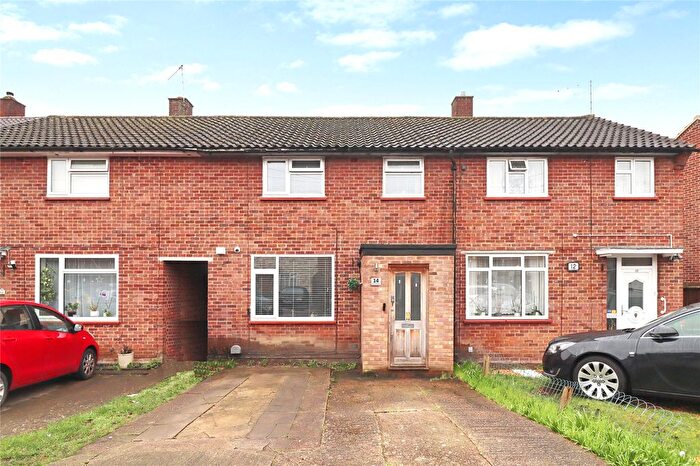 2 Bedroom Terraced House For Sale In Woking, Surrey, GU21
