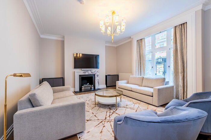 3 Bedroom Flat To Rent In Dunraven Street, London, W1K