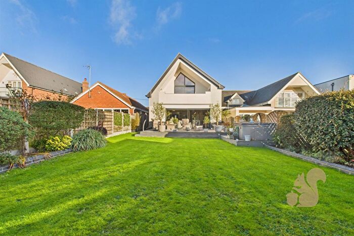 4 Bedroom Detached House For Sale In Fairhaven Avenue, West Mersea, CO5