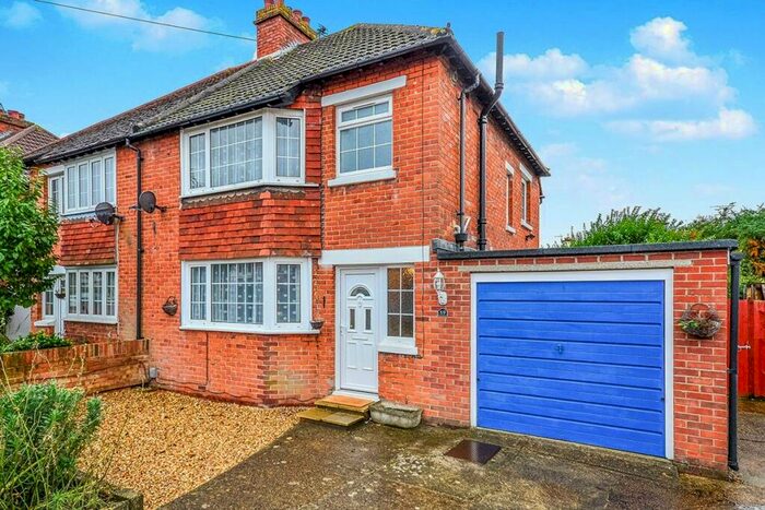 3 Bedroom Semi-Detached House To Rent In Knighton Road, Southampton, SO19