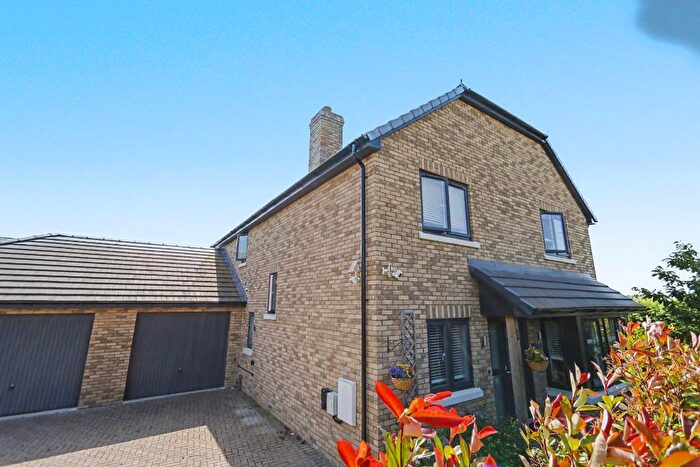 4 Bedroom Detached House For Sale In Earl Close, Clifton, SG17