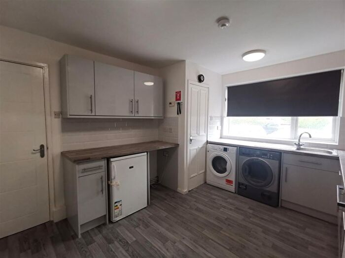 2 Bedroom Property To Rent In Carpenter Road, Edgbaston, Birmingham, B15