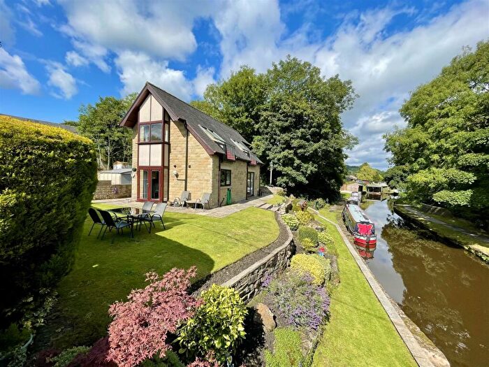 2 Bedroom Detached House For Sale In Station Road, Furness Vale, High Peak, SK23