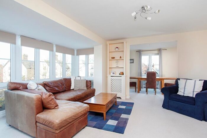 3 Bedroom Apartment To Rent In Green Lane Windsor, SL4