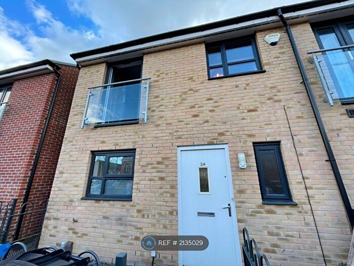 3 Bedroom Terraced House To Rent In Hatton Gardens, Salford, M7