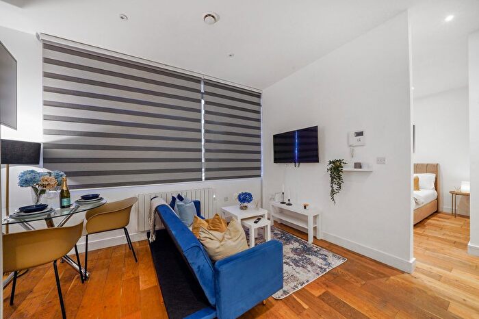 Studio To Rent In Archer Ct, Feltham, TW13