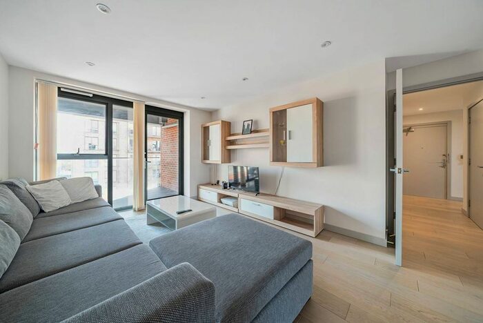 2 Bedroom Flat To Rent In Singapore Road, Ealing, London, W13