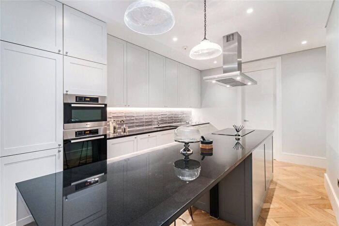 3 Bedroom Flat To Rent In Hay Hill, London, W1J