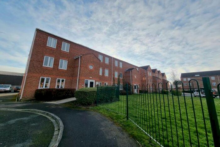 2 Bedroom Flat To Rent In Darwin Close, York, YO31
