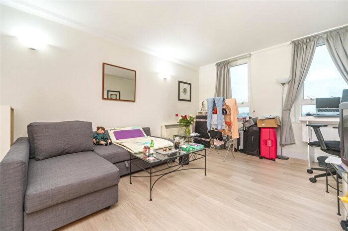 1 Bedroom Flat To Rent In Aegon House, Lanark Square, E14