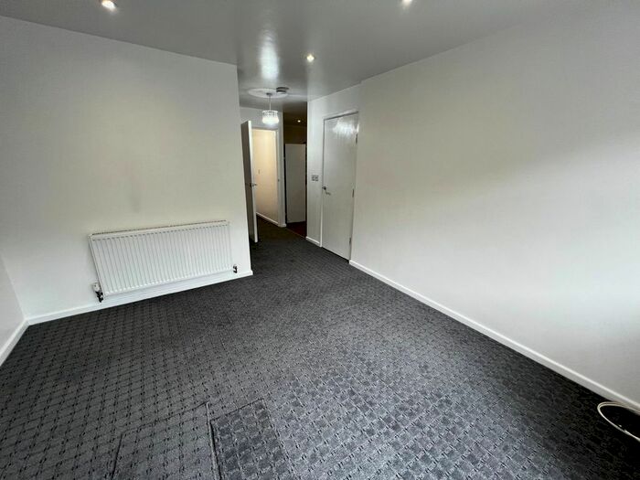 Studio To Rent In Alderwood Precinct, Sedgley, Dudley, DY3