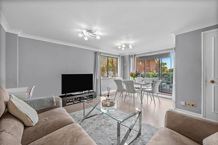 2 Bedroom Flat For Sale In Cumberland Mills Square, Cubitt Town, E14