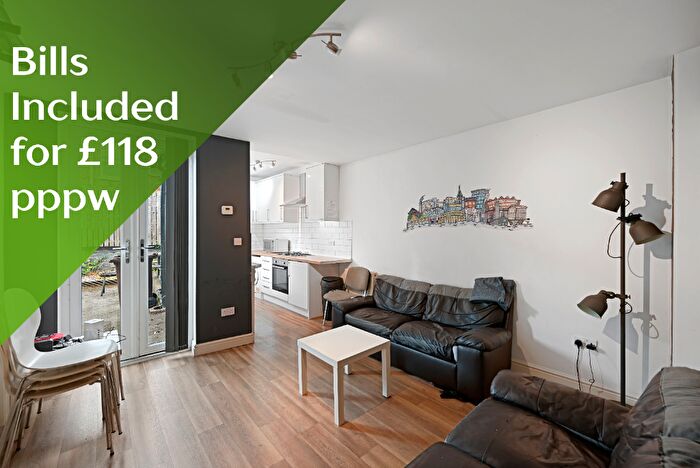 5 Bedroom House To Rent In Harefield Road, Sheffield, S11