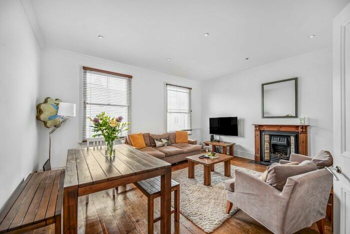 3 Bedroom Flat To Rent In Ifield Road, London, SW10