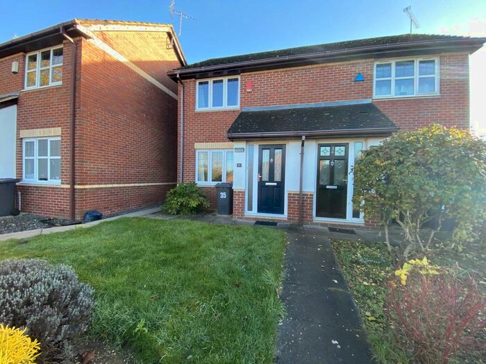 2 Bedroom Semi-Detached House To Rent In Hamblings Close, Radlett, WD7