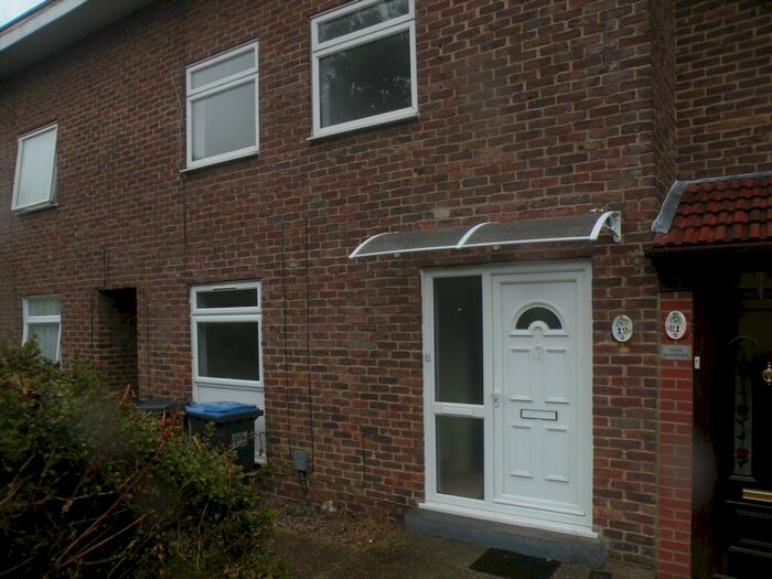 4 Bedroom House To Rent In The Pastures, Hatfield, AL10