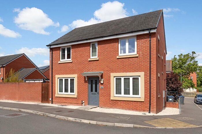 4 Bedroom Detached House For Sale In Mascroft Road, Castlemead, BA14
