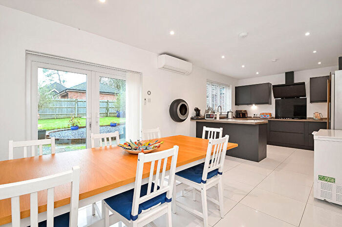 5 Bedroom Detached House For Sale In Cowplain, Hampshire, PO8