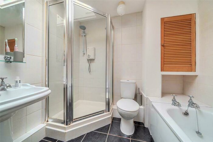 2 Bedroom Apartment To Rent In Horsell, Woking, Surrey, GU21