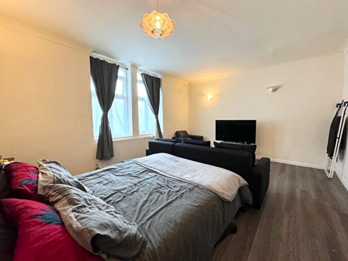 1 Bedroom Flat To Rent In Crouch End Hill, Crouch End, N8