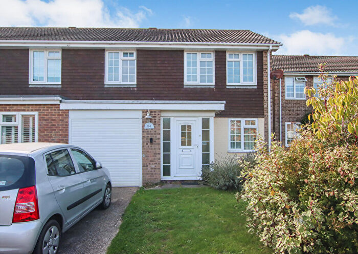 3 Bedroom House For Sale In Samber Close, Lymington, Hampshire, SO41