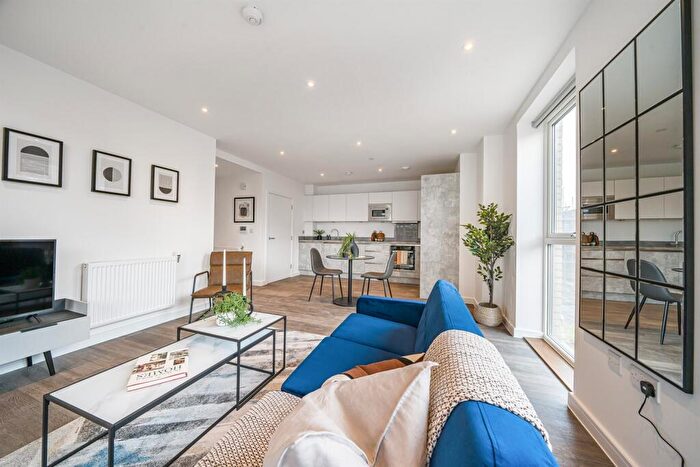 1 Bedroom Apartment To Rent In Bed, Nd Floor, Coins, Verona House In Beam Park, RM9