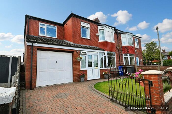5 Bedroom Semi-Detached House For Sale In Odessa Avenue, Salford, M6