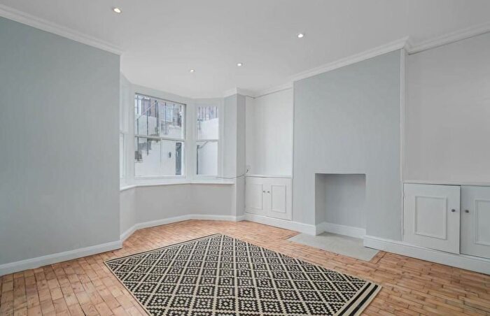 2 Bedroom Flat To Rent In Cabbell Street, Marylebone, London, NW1