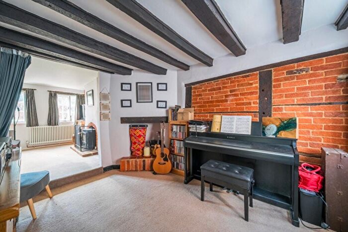 3 Bedroom Semi-Detached House For Sale In Well Road, Crondall, Farnham, GU10