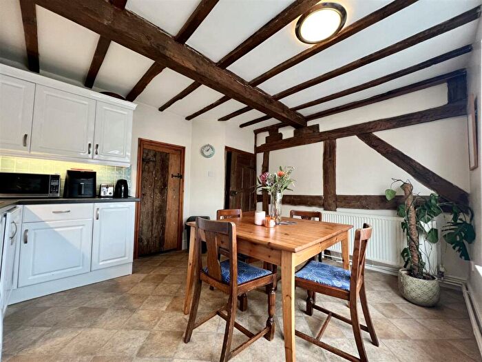 2 Bedroom Duplex For Sale In Wood Street, Stratford-Upon-Avon, CV37