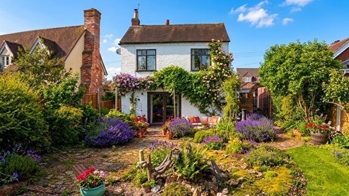 4 Bedroom Cottage For Sale In Hall Green, Church Road, Stretton, Burton-on-Trent, Staffordshire, DE13