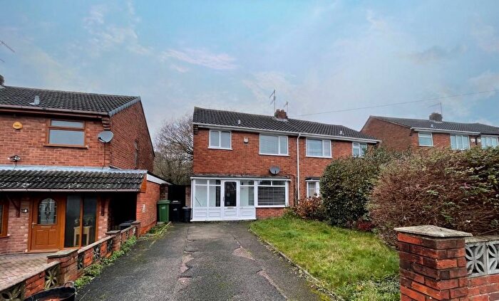 3 Bedroom Semi-Detached House To Rent In Lawnsdown Road, Brierley Hill, DY5