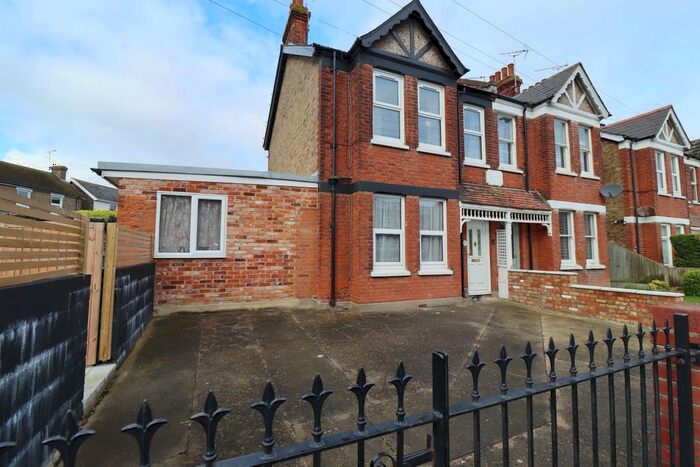 1 Bedroom Flat To Rent In St. Peters Park Road, Broadstairs, CT10