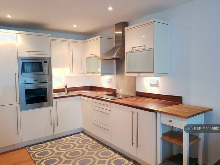 3 Bedroom Flat To Rent In Basin Approach, London, E16