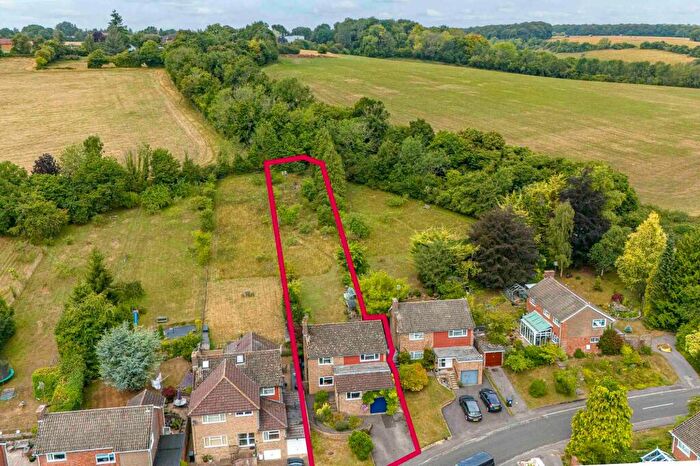 4 Bedroom Detached House For Sale In Burnham Road, Hughenden Valley, HP14