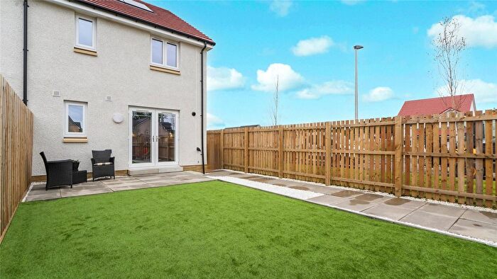3 Bedroom End Terrace House For Sale In Warbler Court, Alloa, Clackmannanshire, FK10