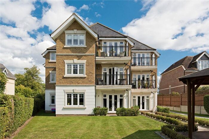 2 Bedroom Apartment For Sale In Elizabeth Place, More Lane, Esher, KT10