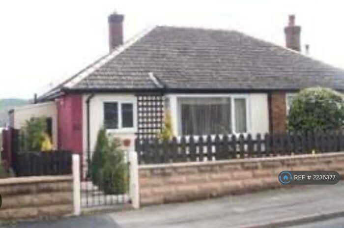 2 Bedroom Bungalow To Rent In Ochrewell Avenue, Huddersfield, HD2