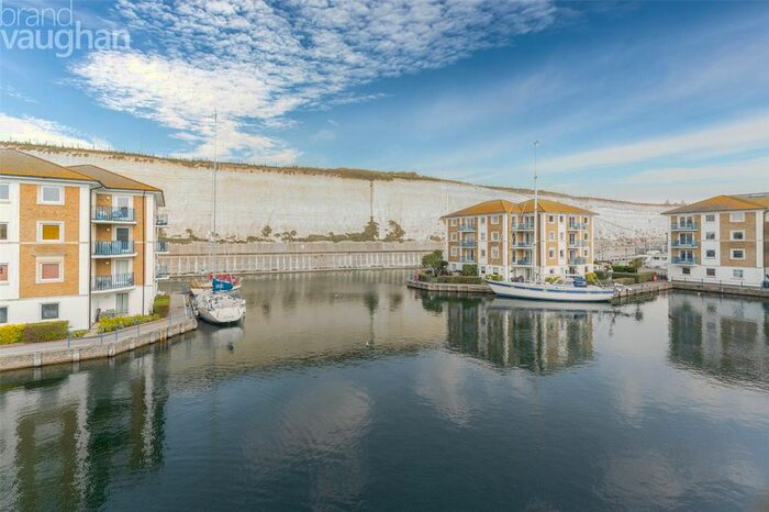 1 Bedroom Flat To Rent In Hamilton Court, The Strand, Brighton, BN2