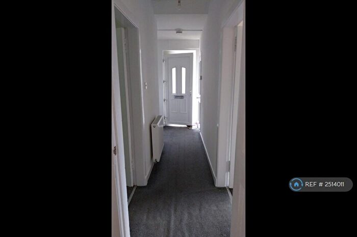 3 Bedroom Flat To Rent In Talla Road, Glasgow, G52