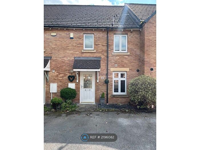 3 Bedroom Terraced House To Rent In Ravens Close, Glossop, SK13