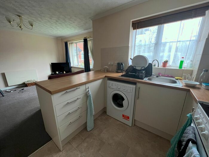1 Bedroom Semi-Detached House To Rent In Nightingale Close, Cove, Farnborough, GU14